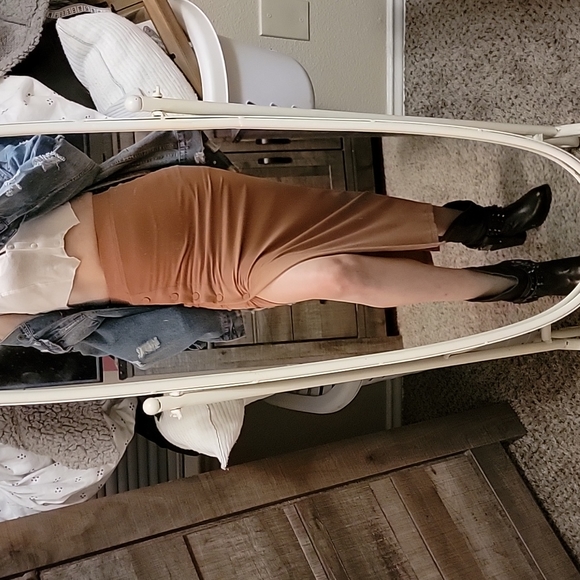 Mable Ribbed midi skirt - Picture 3 of 10